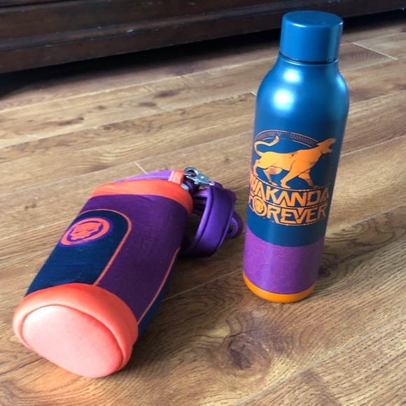 Marvel Black Panther “Wakanda Forever” steel water bottle with crossbody holder - Picture 1 of 7